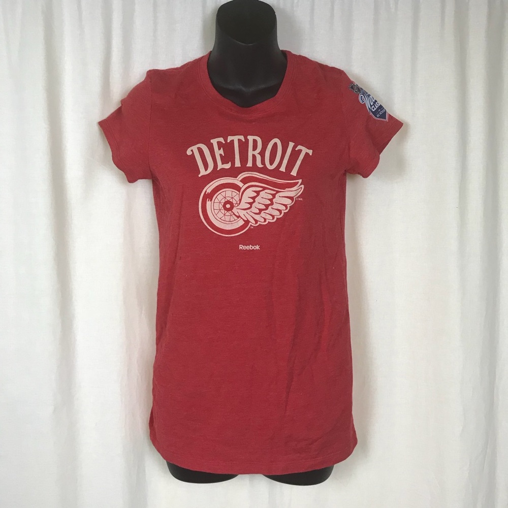 Detroit Redwings WOMENS Medium T-Shirt Red